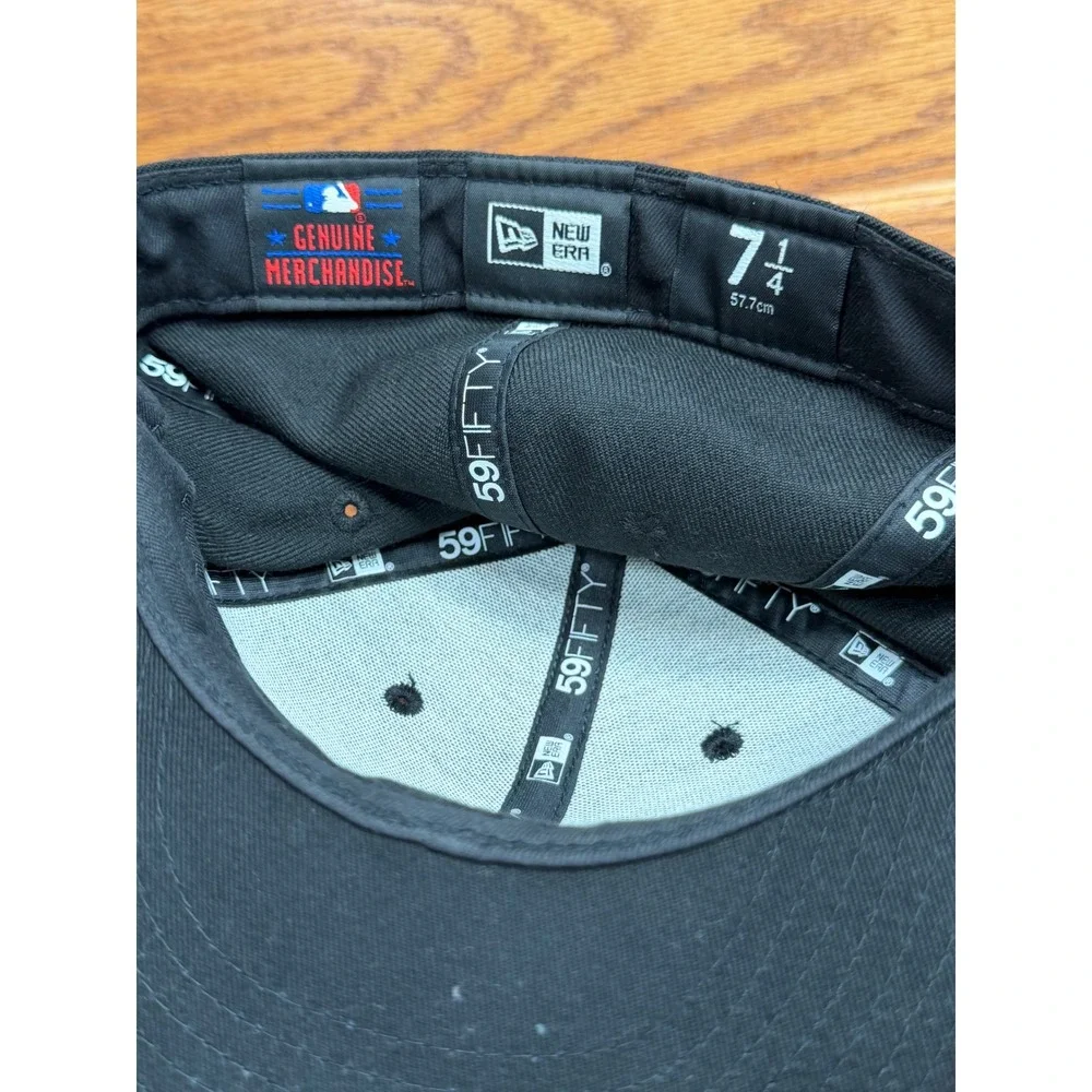 New Era 59FIFTY Los Angeles Dodgers Hat Mens 7 1/4 Black on Black Fitted MLB Cap